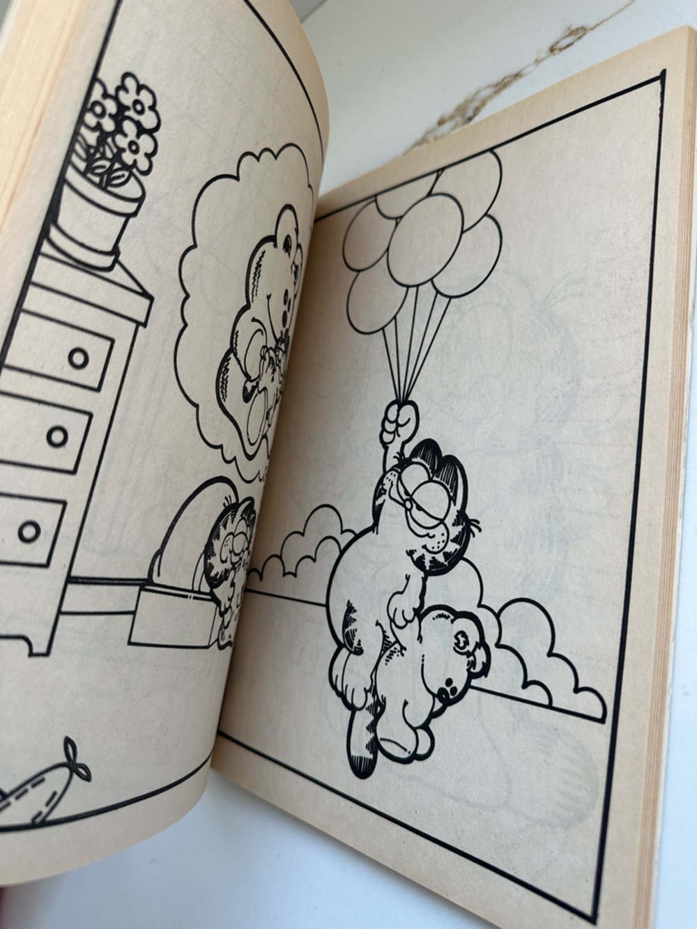 Vintage Garfield 1980s Coloring Book Golden Super Jumbo Colouring Book Unused - Picture 5 of 5